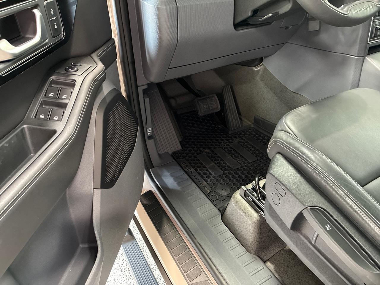 2024 INEOS Grenadier Station Wagon Fieldmaster Edition, Ladder, Side Steps, Tailgate Table Houston TX