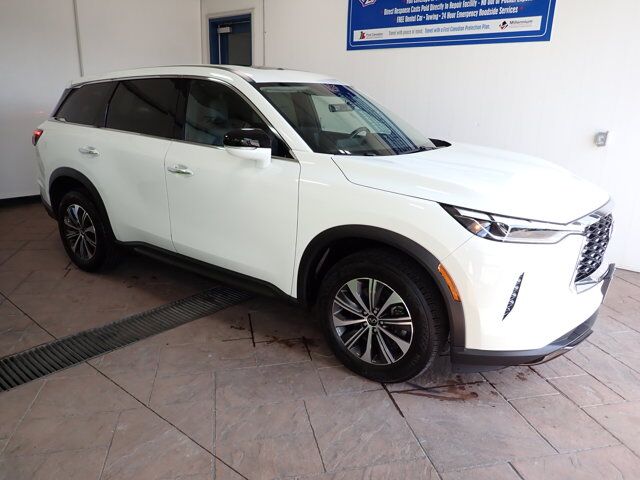 2024 INFINITI QX60 PURE AWD LEATHER SUNROOF 8 PASS Listowel ON
