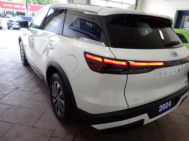 2024 INFINITI QX60 PURE AWD LEATHER SUNROOF 8 PASS Listowel ON
