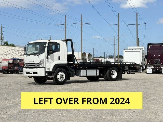 2024 Isuzu FTR 10,000 lbs. Miller Century Rollback Car Carrier Truck