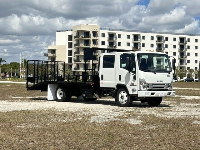 2024 Isuzu NPR-HD Crew cab