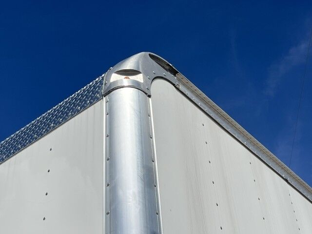 2024 Isuzu NPR-HD GAS 20&apos; Dry Box Truck with 2,200lb Lift Gate Homestead FL