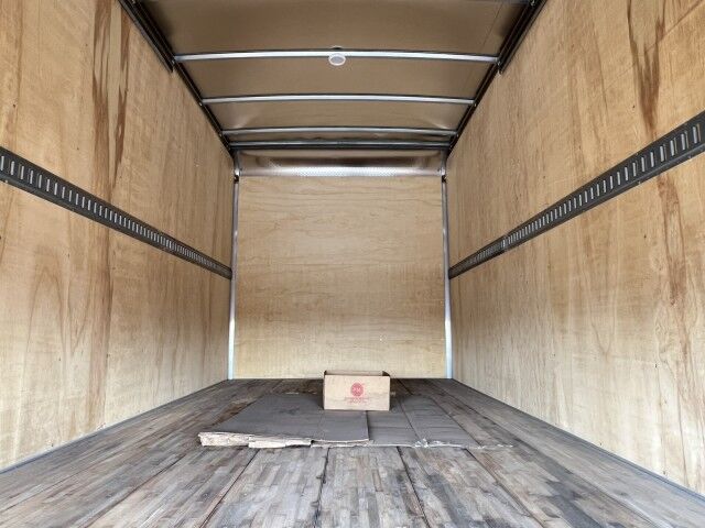 2024 Isuzu NPR-HD GAS 20&apos; Dry Box Truck with 2,200lb Lift Gate Homestead FL