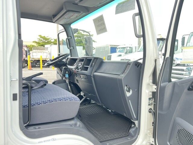 2024 Isuzu NPR-HD GAS 20&apos; Dry Box Truck with 2,200lb Lift Gate Homestead FL