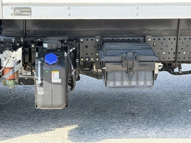 2024 Isuzu NPR-XD 16' Dry Box Truck with 2,200 lbs. Lift Gate Miami FL