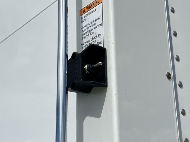 2024 Isuzu NRR 24&apos; Dry Box Truck with 2,200 lbs. Lift Gate Homestead FL