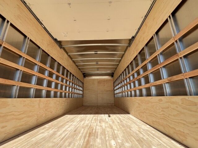 2024 Isuzu NRR 24&apos; Dry Box Truck with 2,200 lbs. Lift Gate Homestead FL