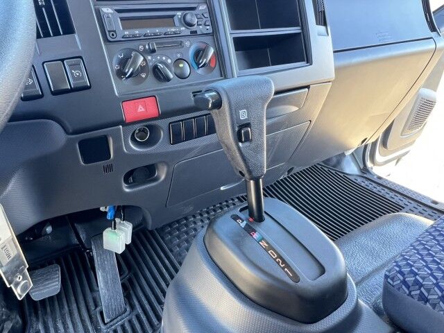 2024 Isuzu NRR 24&apos; Dry Box Truck with 2,200 lbs. Lift Gate Homestead FL