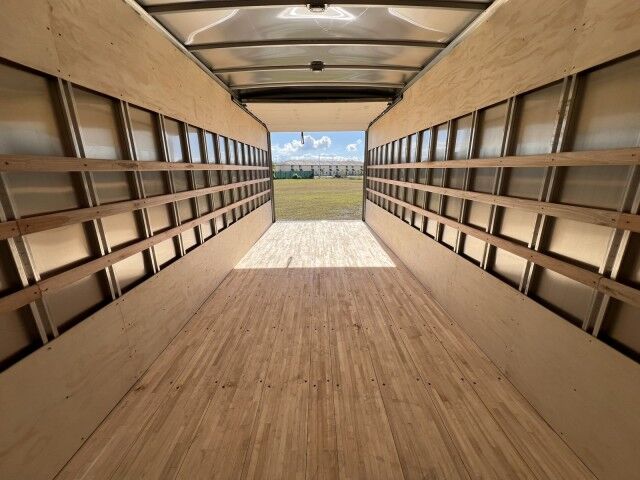 2024 Isuzu NRR 24&apos; Dry Box Truck with 2,200 lbs. Lift Gate Homestead FL