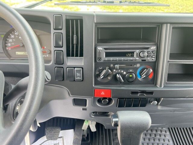 2024 Isuzu NRR GAS 20&apos; Dry Box Truck with 2,200lb Lift Gate Homestead FL