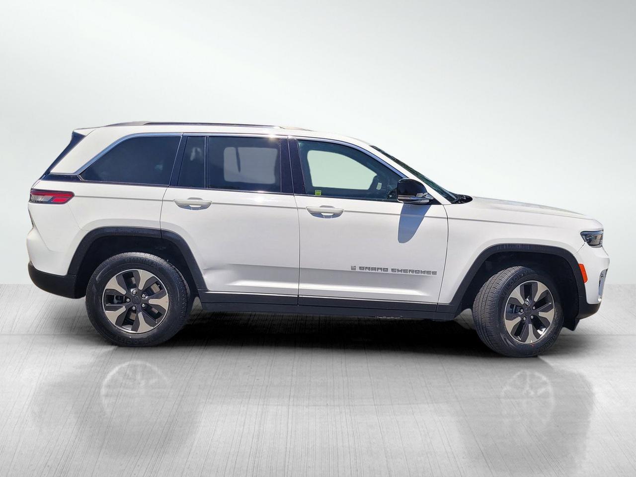 2024 JEEP GRAND CHEROKEE 4XE 4XE