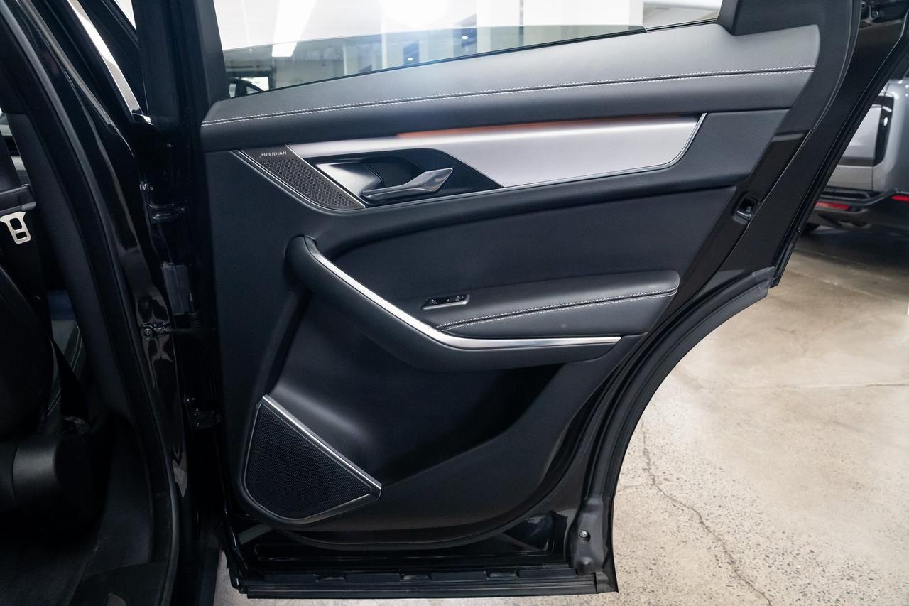 2024 Jaguar F-PACE P400 R-Dynamic S 1 Owner Vented Seats Meridian Audio Portland OR
