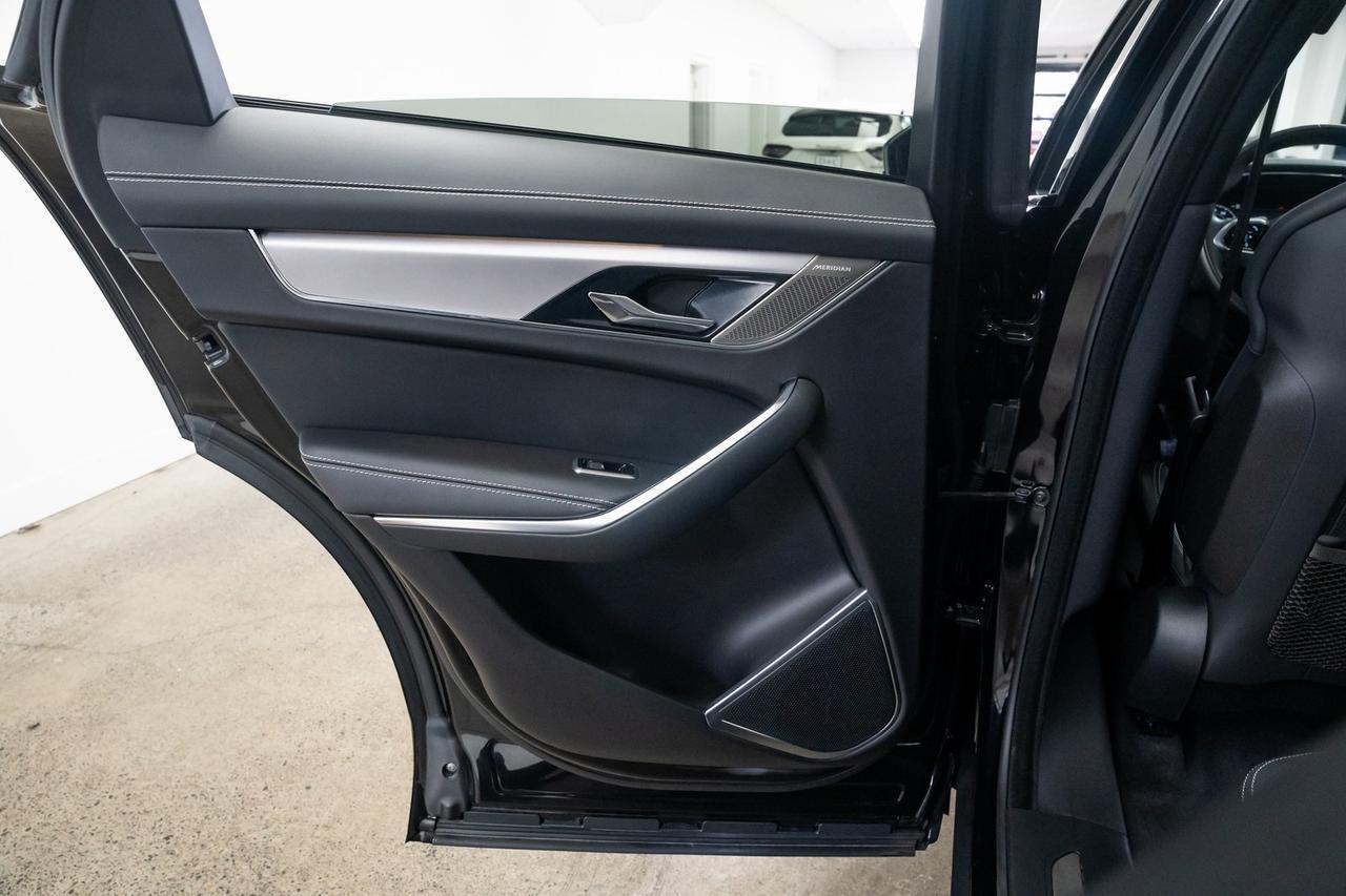 2024 Jaguar F-PACE P400 R-Dynamic S 1 Owner Vented Seats Meridian Audio Portland OR