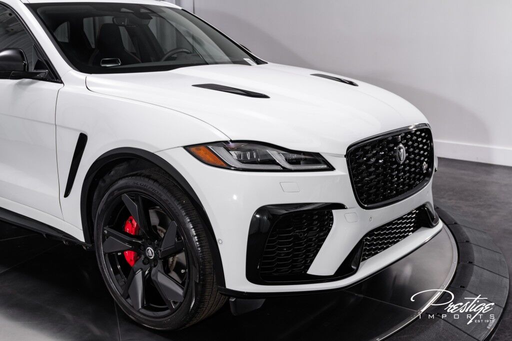 2024 Jaguar F-PACE SVR