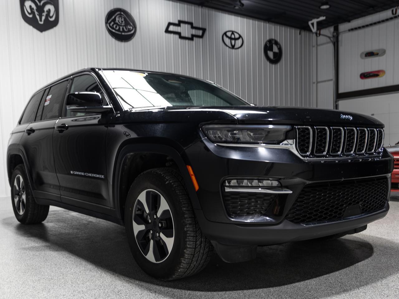 2024 Jeep Cherokee 4We Hybrid Cranberry PA