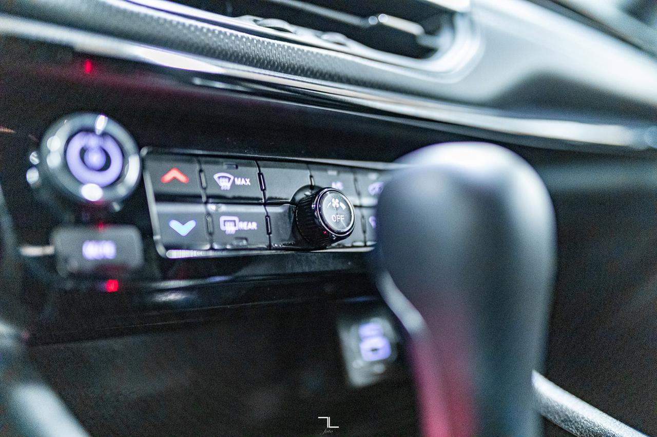 2024 Jeep Compass 4x4 Altitude Leather Nav BCam Red Deer AB