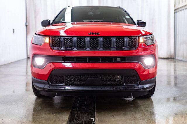 2024 Jeep Compass 4x4 Altitude Leather Nav BCam Red Deer AB