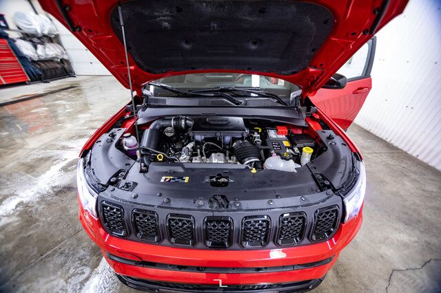 2024 Jeep Compass 4x4 Altitude Leather Nav BCam Red Deer AB