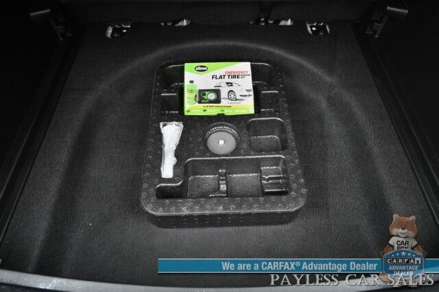 2024 Jeep Compass Latitude / 4X4 / Premium Cloth Seats / Power Mirrors, Windows, & Locks / Forward Collision & Blind Spot Alert / Apple CarPlay & Android Auto / Back Up Camera / Cruise Control / Keyless Entry & Start / 32 MPG / 1-Owner Anchorage AK