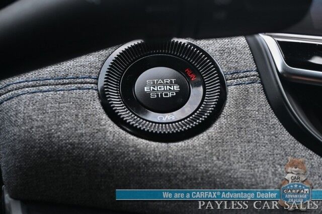 2024 Jeep Compass Latitude / 4X4 / Premium Cloth Seats / Power Mirrors, Windows, & Locks / Forward Collision & Blind Spot Alert / Apple CarPlay & Android Auto / Back Up Camera / Cruise Control / Keyless Entry & Start / 32 MPG / 1-Owner Anchorage AK