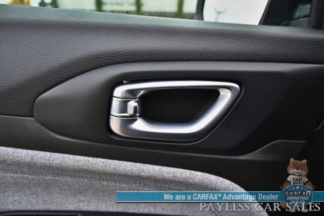 2024 Jeep Compass Latitude / 4X4 / Premium Cloth Seats / Power Mirrors, Windows, & Locks / Lane Departure & Blind Spot Alert / Apple CarPlay & Android Auto / Back Up Camera / 32 MPG / 1-Owner Anchorage AK