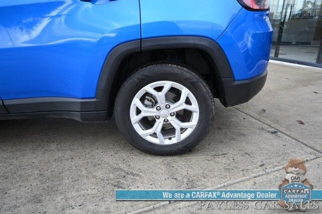 2024 Jeep Compass Latitude / 4X4 / Premium Cloth Seats / Power Mirrors, Windows, & Locks / Lane Departure & Blind Spot Alert / Apple CarPlay & Android Auto / Back Up Camera / 32 MPG / 1-Owner Anchorage AK