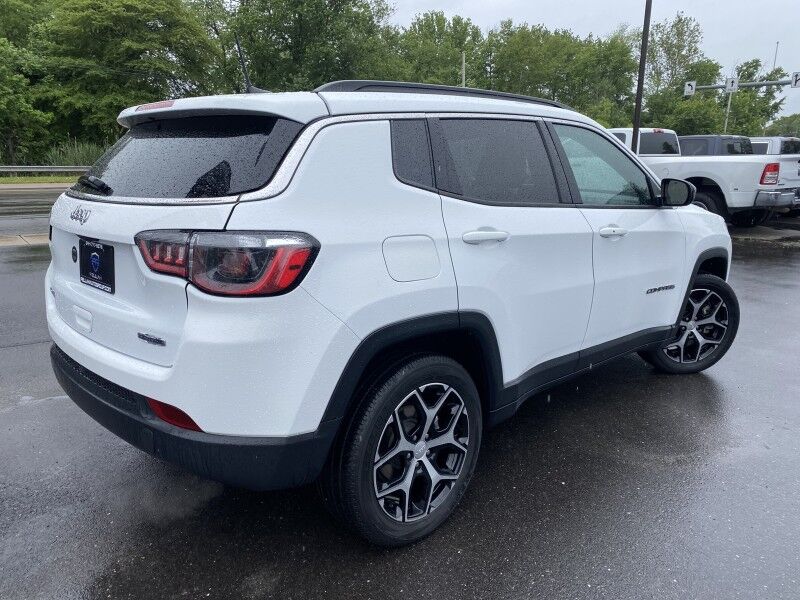 2024 Jeep Compass Latitude Springfield PA