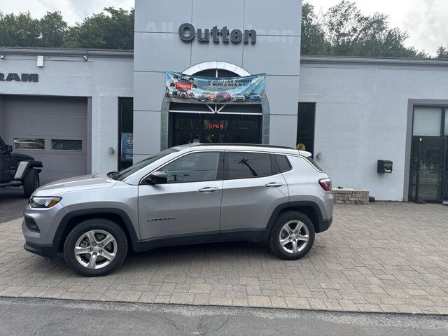 2024 Jeep Compass Latitude Hamburg PA