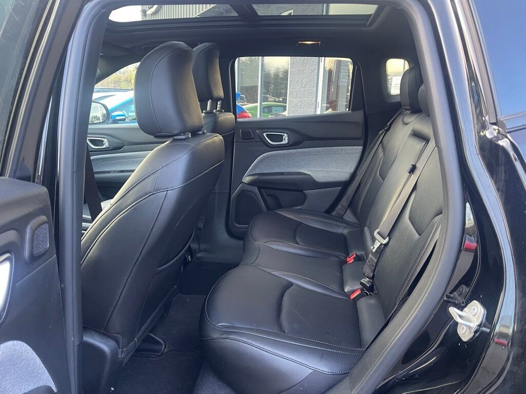 2024 Jeep Compass Latitude Lux Orange MA