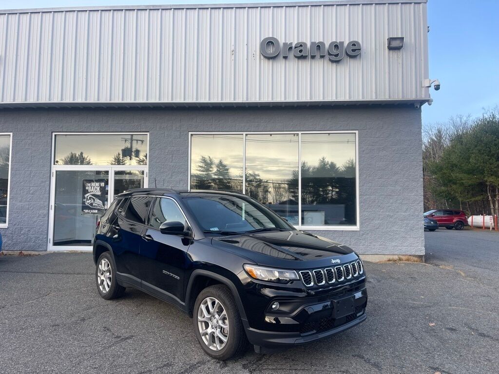 2024 Jeep Compass Latitude Lux Orange MA