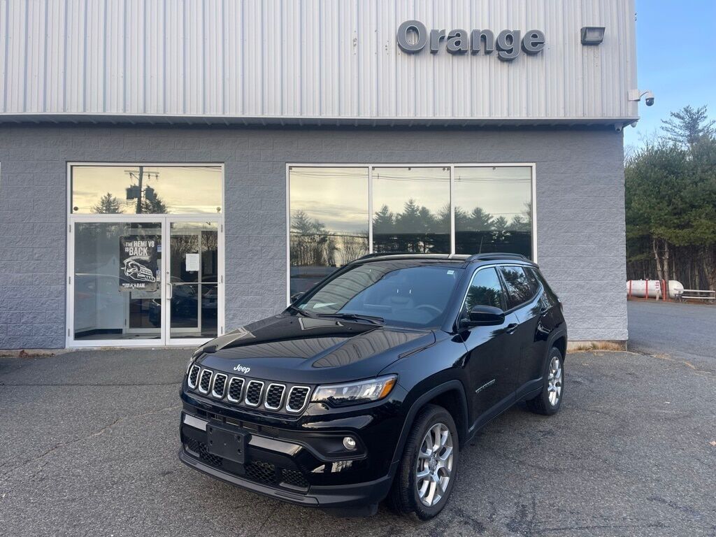 2024 Jeep Compass Latitude Lux Orange MA
