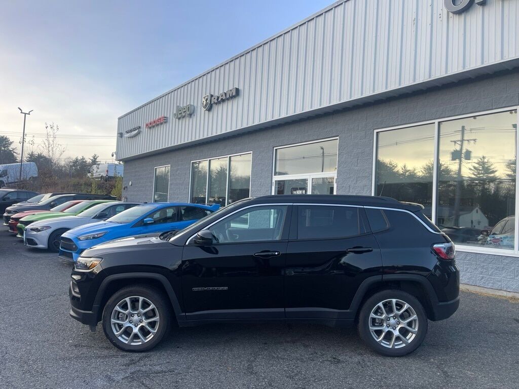 2024 Jeep Compass Latitude Lux