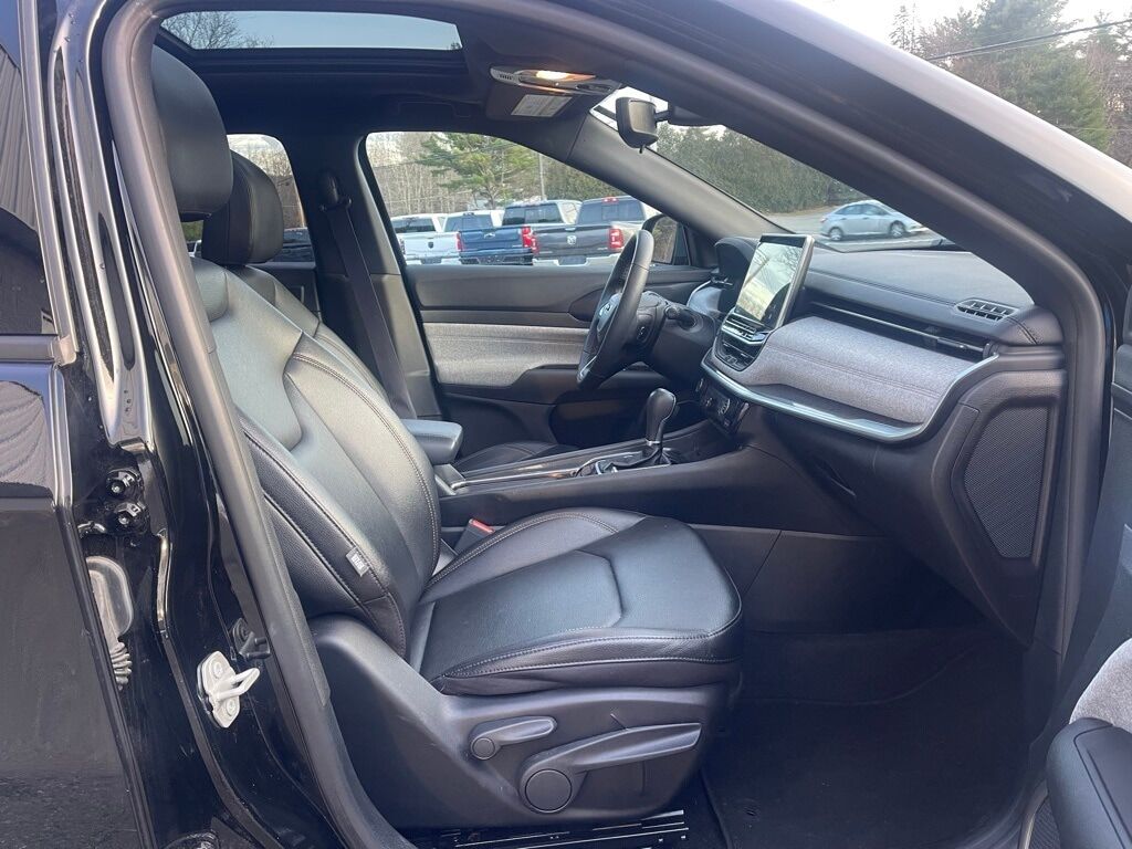 2024 Jeep Compass Latitude Lux Orange MA