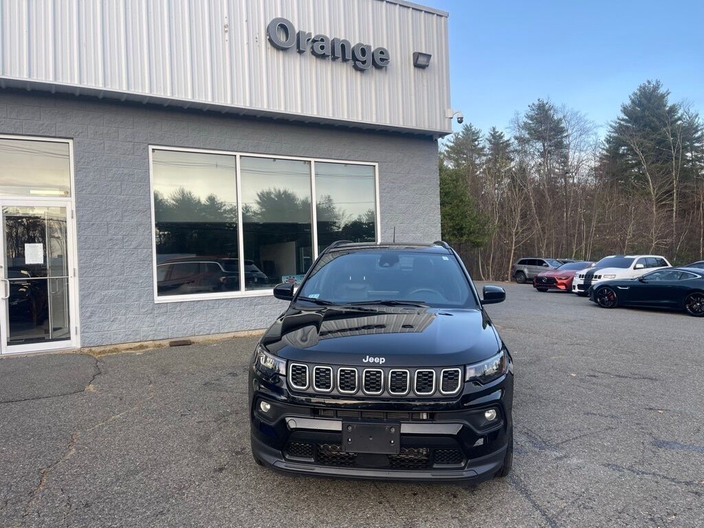 2024 Jeep Compass Latitude Lux Orange MA