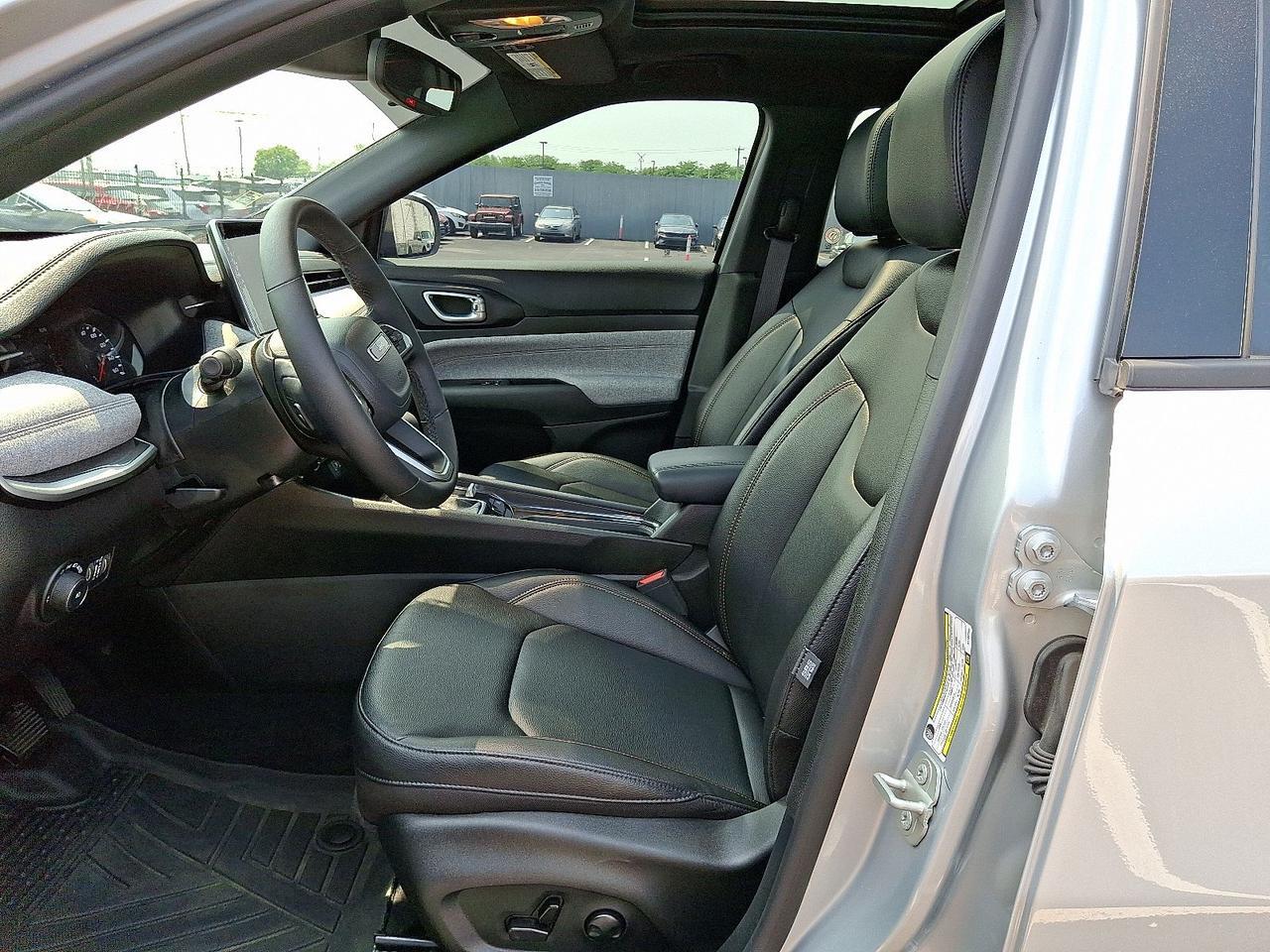 2024 Jeep Compass Latitude Lux Philadelphia PA