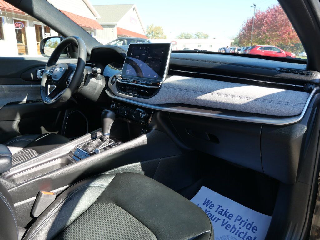 2024 Jeep Compass Latitude Mt Pleasant MI