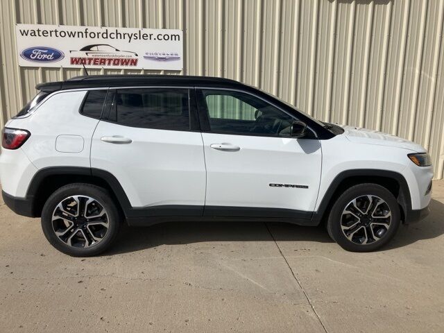 2022 Ford Edge Titanium photo 21