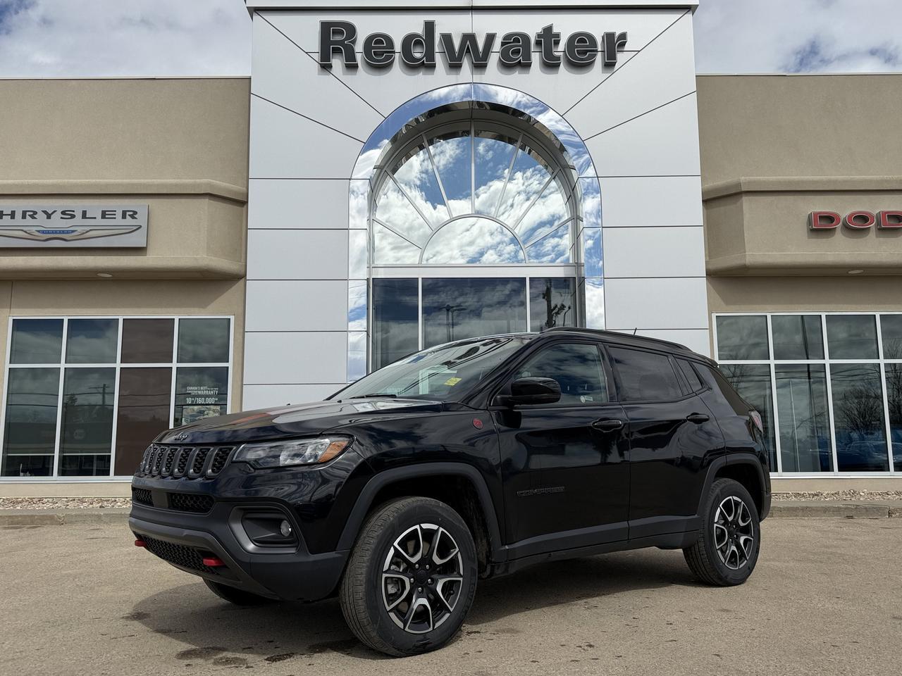 2024 Jeep Compass Trailhawk 4x4 | 2L Turbo | NAV | Heated Leather Seats | Remote Start | Power Liftgate
