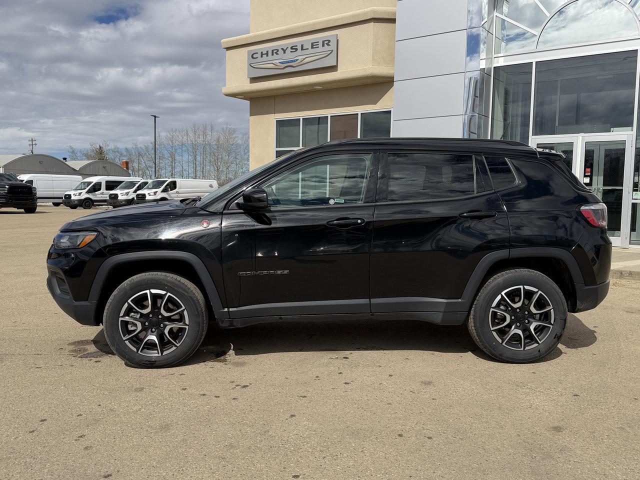 2024 Jeep Compass Trailhawk 4x4 | 2L Turbo | NAV | Heated Leather Seats | Remote Start | Power Liftgate Redwater AB