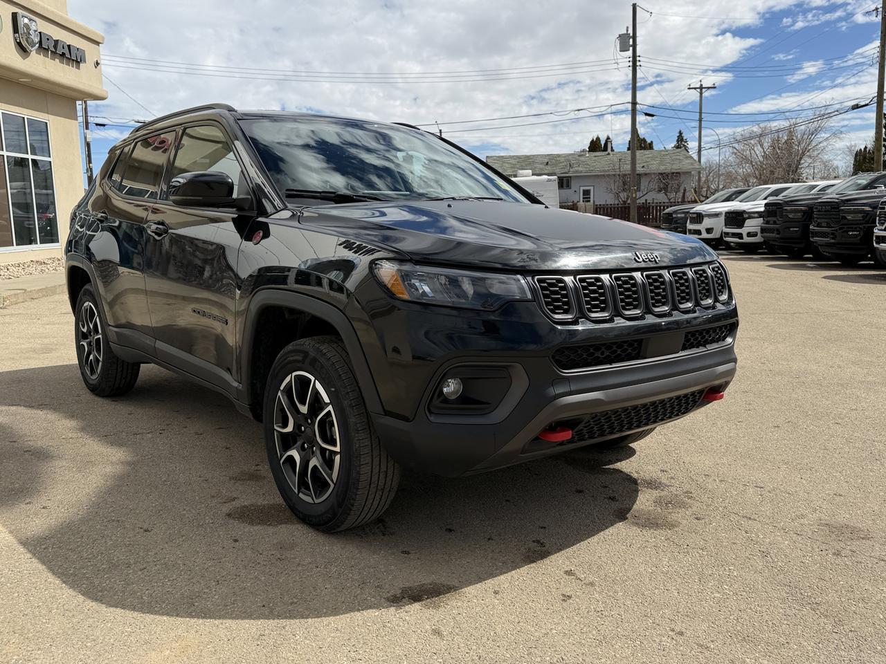 2024 Jeep Compass Trailhawk 4x4 | 2L Turbo | NAV | Heated Leather Seats | Remote Start | Power Liftgate Redwater AB