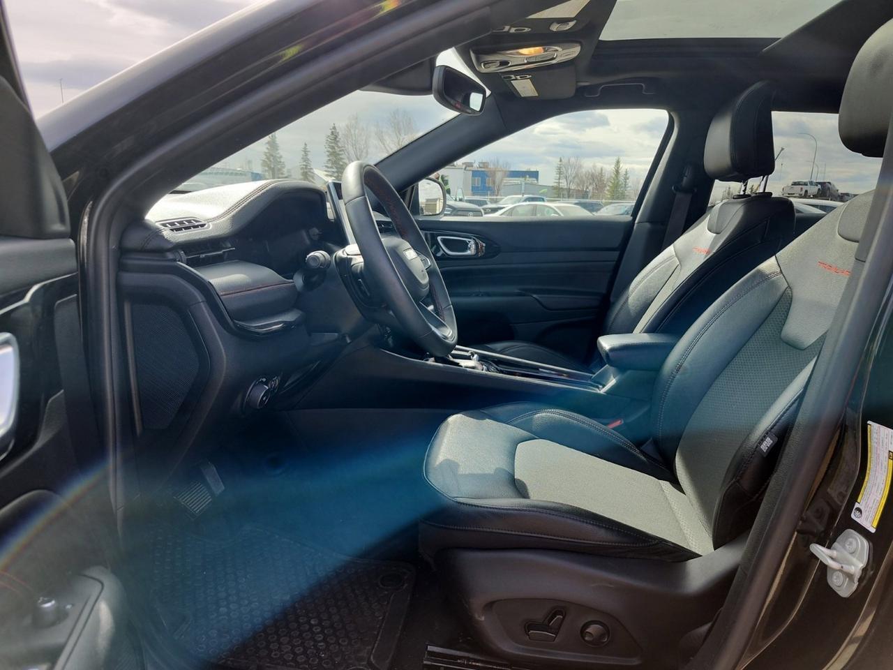 2024 Jeep Compass Trailhawk 4x4 | 2L Turbo | NAV | Heated Leather Seats | Remote Start | Power Liftgate Redwater AB