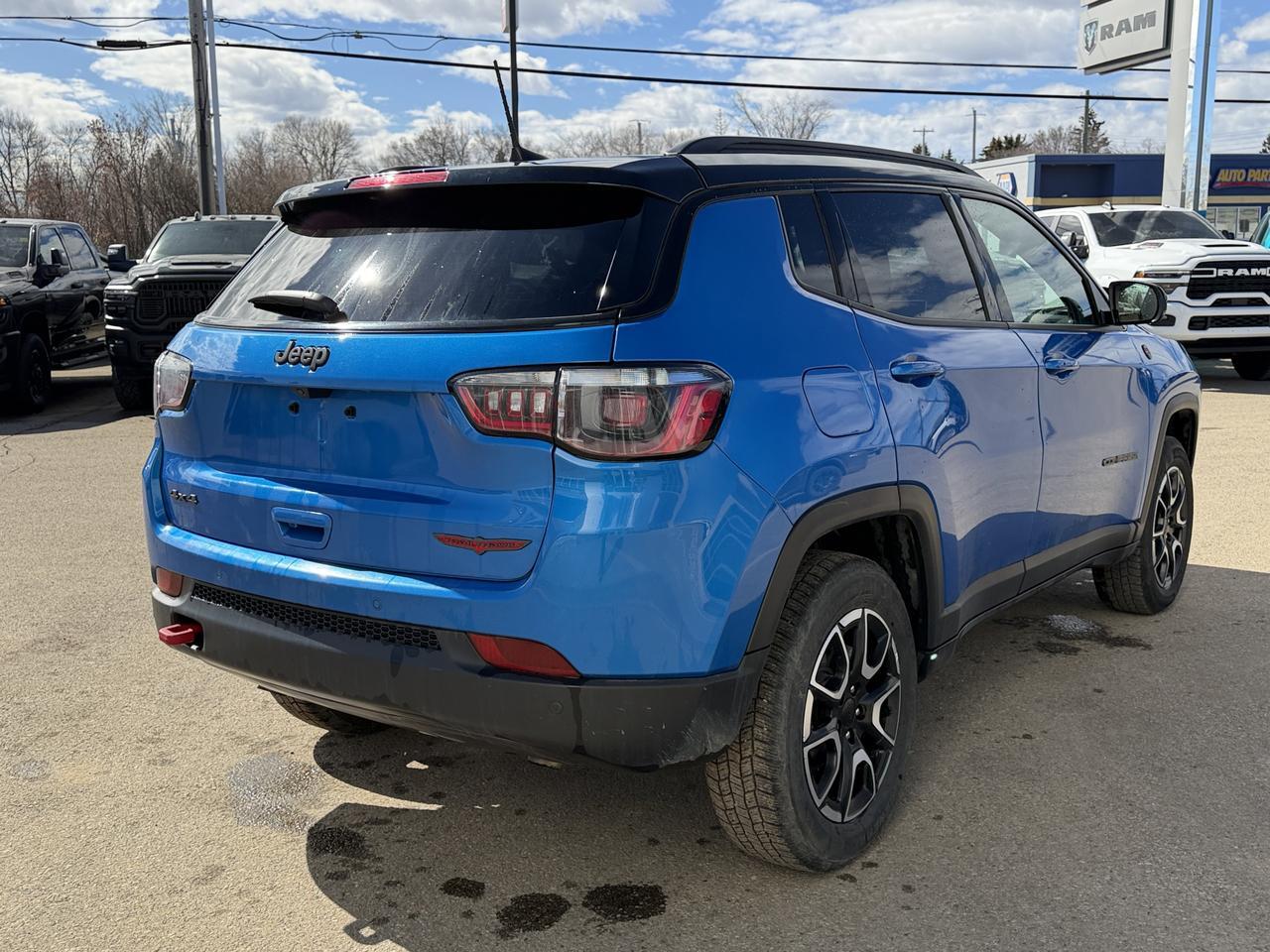 2024 Jeep Compass Trailhawk 4x4 | 2L Turbo | NAV | Leather | Heated Seats | Remote Start | Power Liftgate Redwater AB