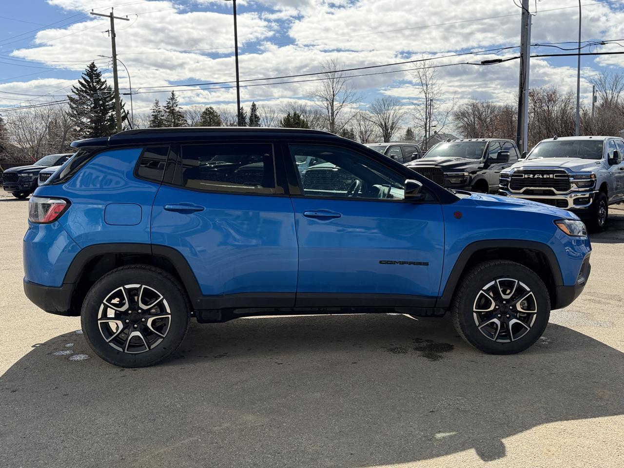 2024 Jeep Compass Trailhawk 4x4 | 2L Turbo | NAV | Leather | Heated Seats | Remote Start | Power Liftgate Redwater AB