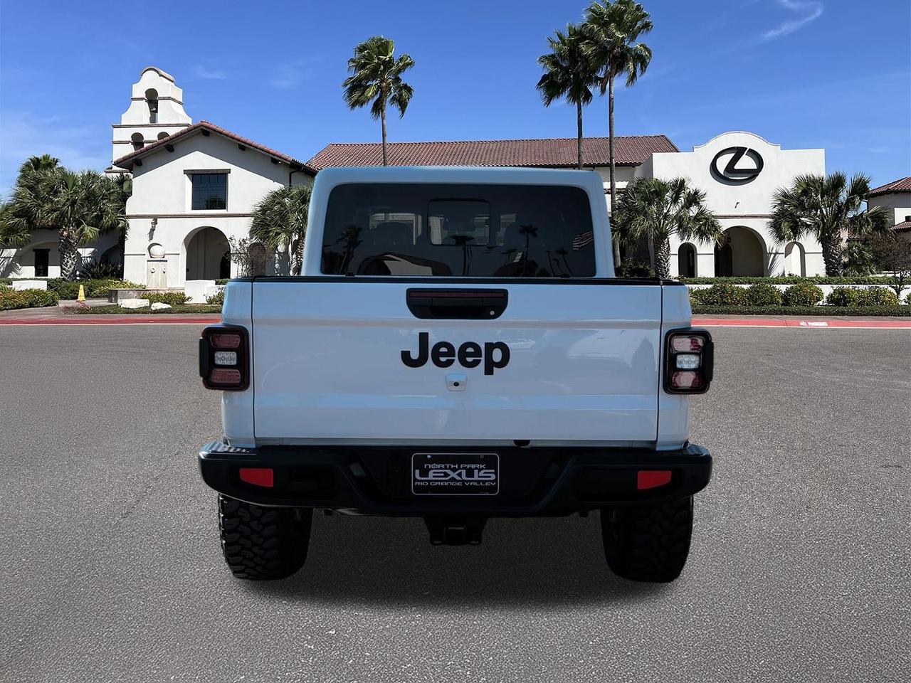 2024 Jeep Gladiator Jeep Beach