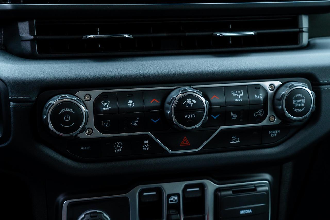 2024 Jeep Gladiator Mojave 24D Mojave Package / Convenience Group Portland OR