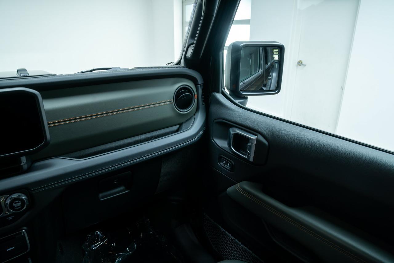 2024 Jeep Gladiator Mojave 24D Mojave Package / Convenience Group Portland OR