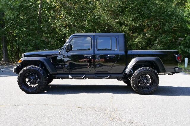 2024 Jeep Gladiator Sport 4X4 / Wheels & Tires Upgrade / Leather Seating! High Point NC