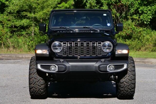 2024 Jeep Gladiator Sport 4X4 / Wheels & Tires Upgrade / Leather Seating! High Point NC