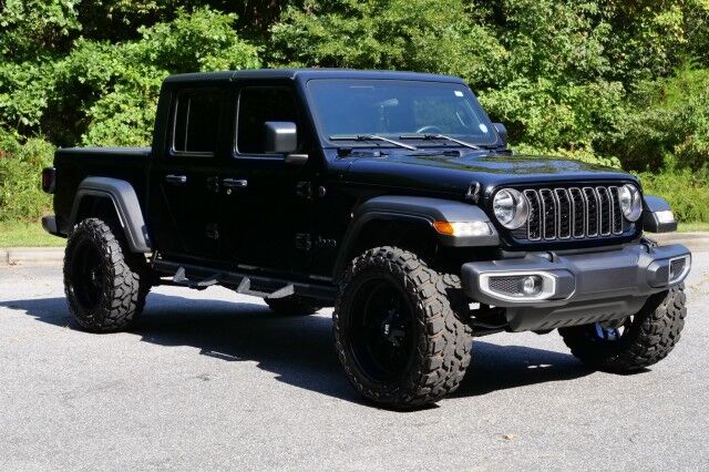 2024 Jeep Gladiator Sport 4X4 / Wheels & Tires Upgrade / Leather Seating! High Point NC