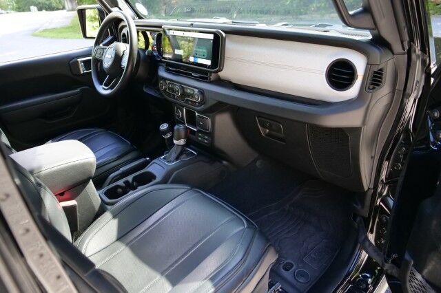 2024 Jeep Gladiator Sport 4X4 / Wheels & Tires Upgrade / Leather Seating! High Point NC